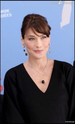 Carla Bruni pic #712925