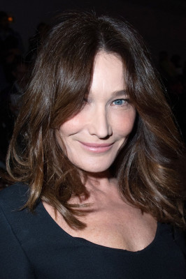 Carla Bruni – Dior Show at Paris Fashion Week 02/25/2020