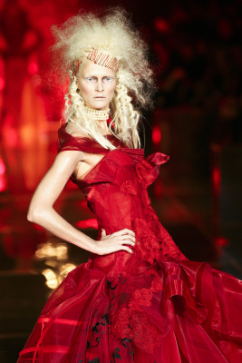 Carmen Kass for Christian Dior Haute Couture SS 2006