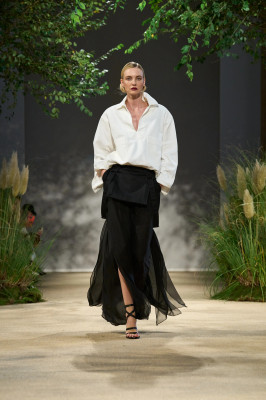 Caroline Trentini for Max Mara SPRING 2024