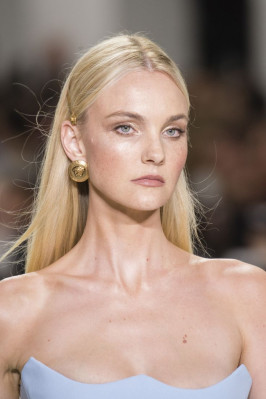 Caroline Trentini - Versace Spring/Summer 2018 Fashion Show in Milan