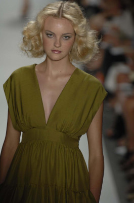 photo 9 in Caroline Trentini gallery [id197907] 2009-10-20 00:00:00