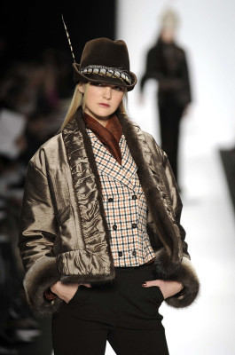 photo 13 in Caroline Trentini gallery [id197804] 2009-10-16 00:00:00