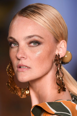 Caroline Trentini - Água de Coco Spring/Summer Fashion show in Sao Paulo
