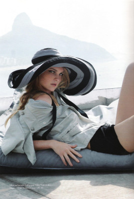 photo 14 in Caroline Trentini gallery [id569951] 2012-10-12 00:00:00