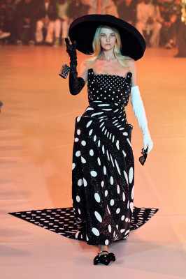 Off-White Fall/Winter 2022 Fashion show in Paris
