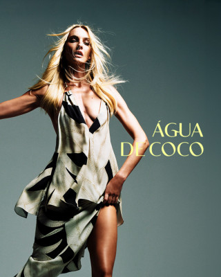 Caroline Trentini for Agua de Coco