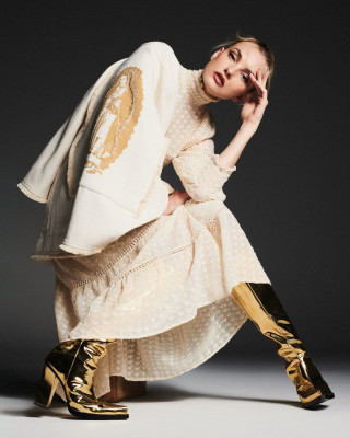 Caroline Trentini ~ Mixed BR 35 Anos Moda e Fé book by Nicole Heiniger
