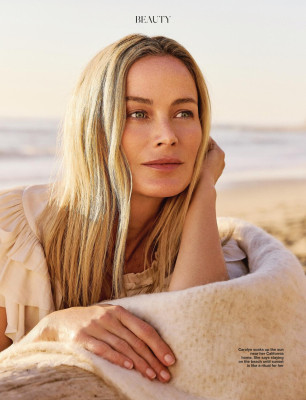 Carolyn Murphy for  HELLO 16/12/2024