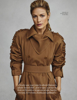 Carolyn Murphy – ELLE Spain April 2019
