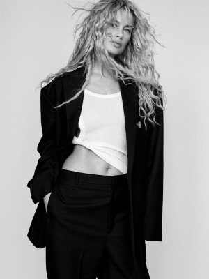 CAROLYN MURPHY for The Edit by Net-a-porter, April 2020