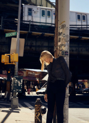 Carolyn Murphy – Harper’s Bazaar Australia September 2019 Issue