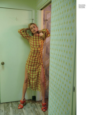 CAROLYN MURPHY in Elle Magazine, March 2020
