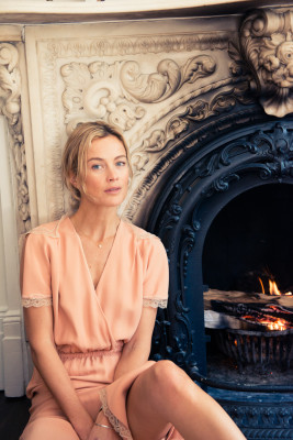 photo 8 in Carolyn Murphy gallery [id905934] 2016-08-15 00:00:00