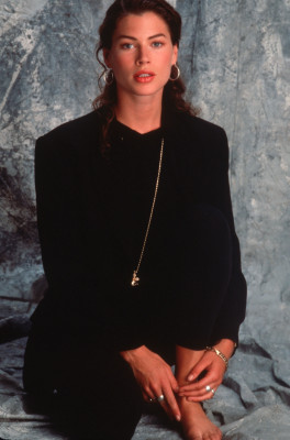 Carre Otis pic #416969