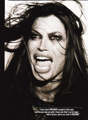 Carre Otis pic #318136