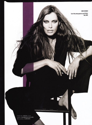 Carre Otis pic #318137