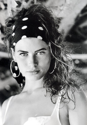 Carre Otis pic #406208