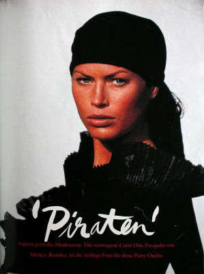 Carre Otis pic #217572
