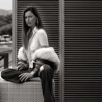 Carre Otis pic #411158