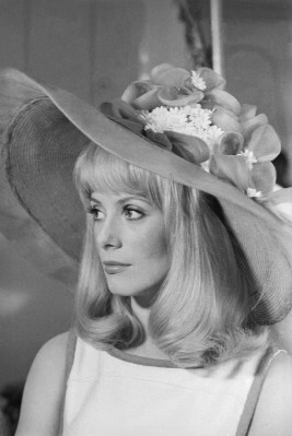 Catherine Deneuve pic #493679