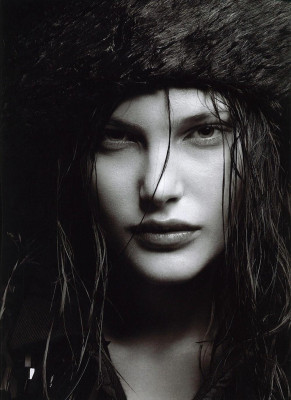 Catherine McNeil pic #103315
