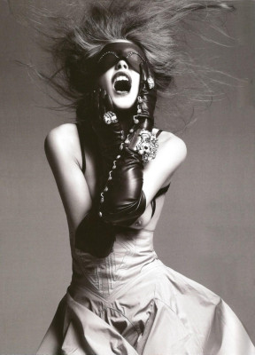 Catherine McNeil pic #103299