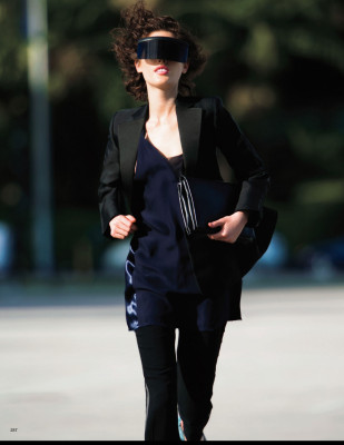 Catherine McNeil pic #671286