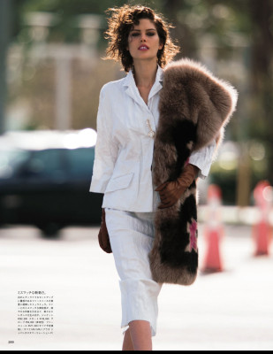 Catherine McNeil pic #671289