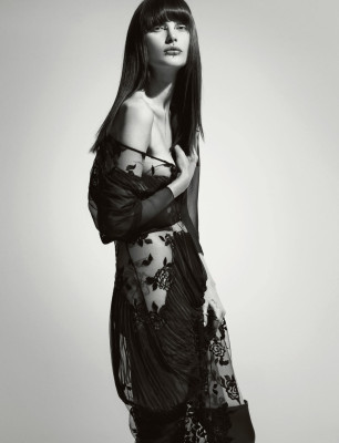 Catherine McNeil pic #912685