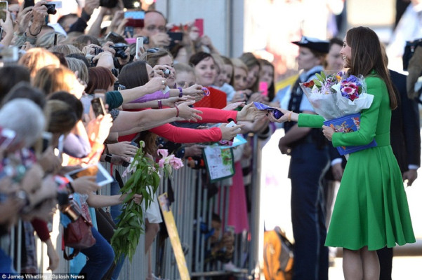 photo 7 in Catherine, Duchess of Cambridge gallery [id723908] 2014-04-27 00:00:00