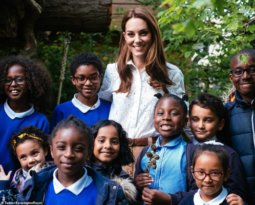 Catherine, Duchess of Cambridge pic #1180309