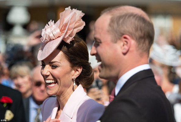 Catherine, Duchess of Cambridge pic #1180315