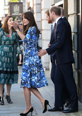 photo 4 in Catherine, Duchess of Cambridge gallery [id841015] 2015-10-28 00:00:00