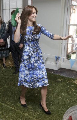 photo 9 in Catherine, Duchess of Cambridge gallery [id841010] 2015-10-28 00:00:00
