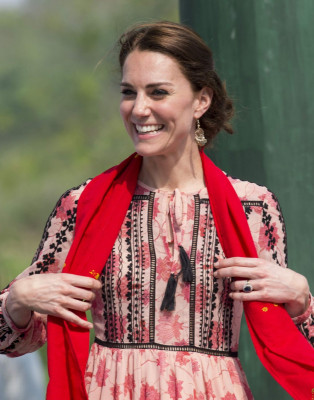 photo 4 in Catherine, Duchess of Cambridge gallery [id881063] 2016-04-16 00:00:00