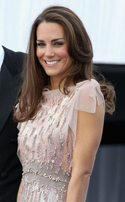 photo 19 in Catherine, Duchess of Cambridge gallery [id503396] 2012-04-26 00:00:00