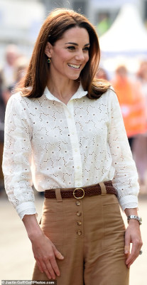 Catherine, Duchess of Cambridge pic #1180318