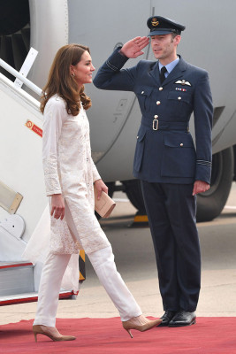 Catherine, Duchess of Cambridge pic #1238775