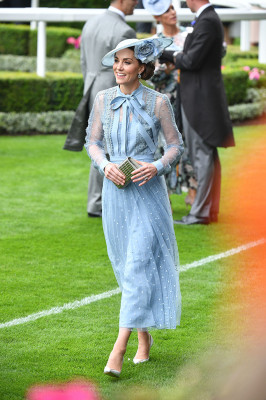 Catherine, Duchess of Cambridge pic #1186989