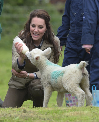 Catherine, Duchess of Cambridge pic #961530