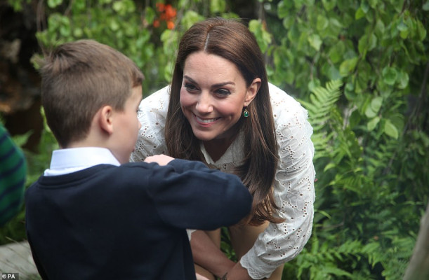 Catherine, Duchess of Cambridge pic #1180311