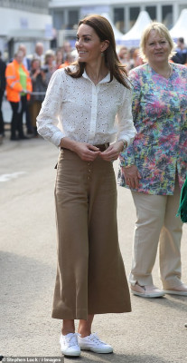 Catherine, Duchess of Cambridge pic #1180317