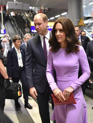 Catherine, Duchess of Cambridge pic #985396