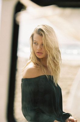 Cayley King – Photoshoot for L Space Swim October 2018