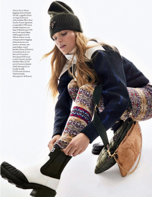 Chane Husselmann ~ Elle Italia dicembre 2021 by  Xavi Gordo