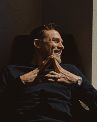 Charlie Hunnam pic #972256