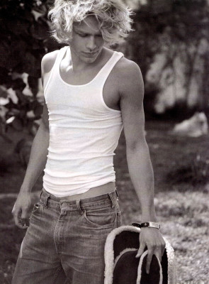 Charlie Hunnam pic #548958