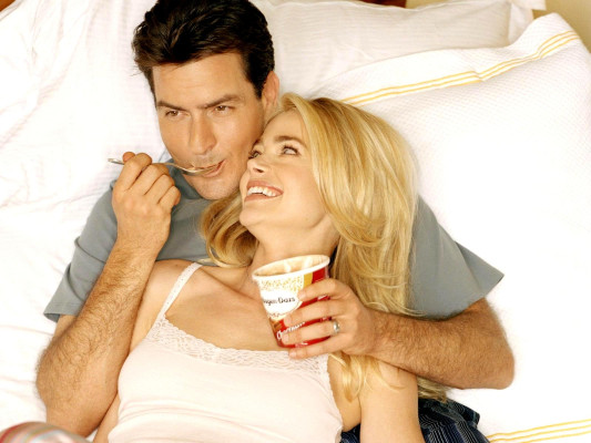photo 3 in Charlie Sheen gallery [id241686] 2010-02-08 00:00:00