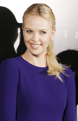 Charlize Theron pic #496052